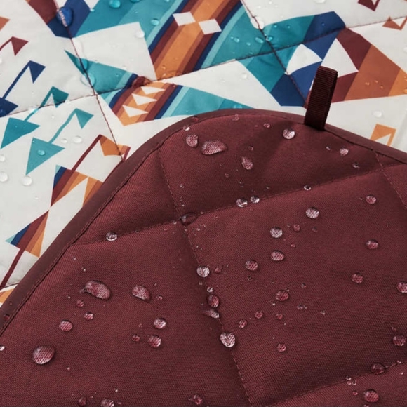 Pendleton Outdoor Packable Blanket 60 in x 72 in - Picture 6 of 9